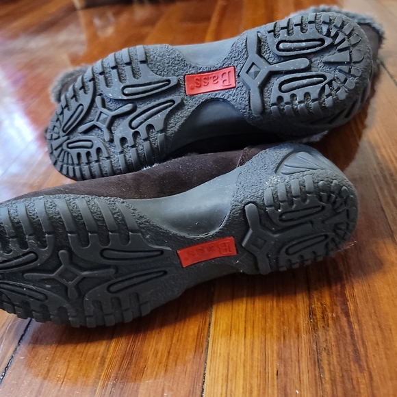 Bass " Kiana" Brown Suede Water Resistant Boots-Size 6 - Picture 6 of 10